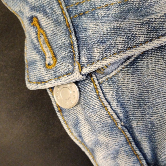 AKIRA Denim shorts Rhinestone fringed. - Picture 8 of 11